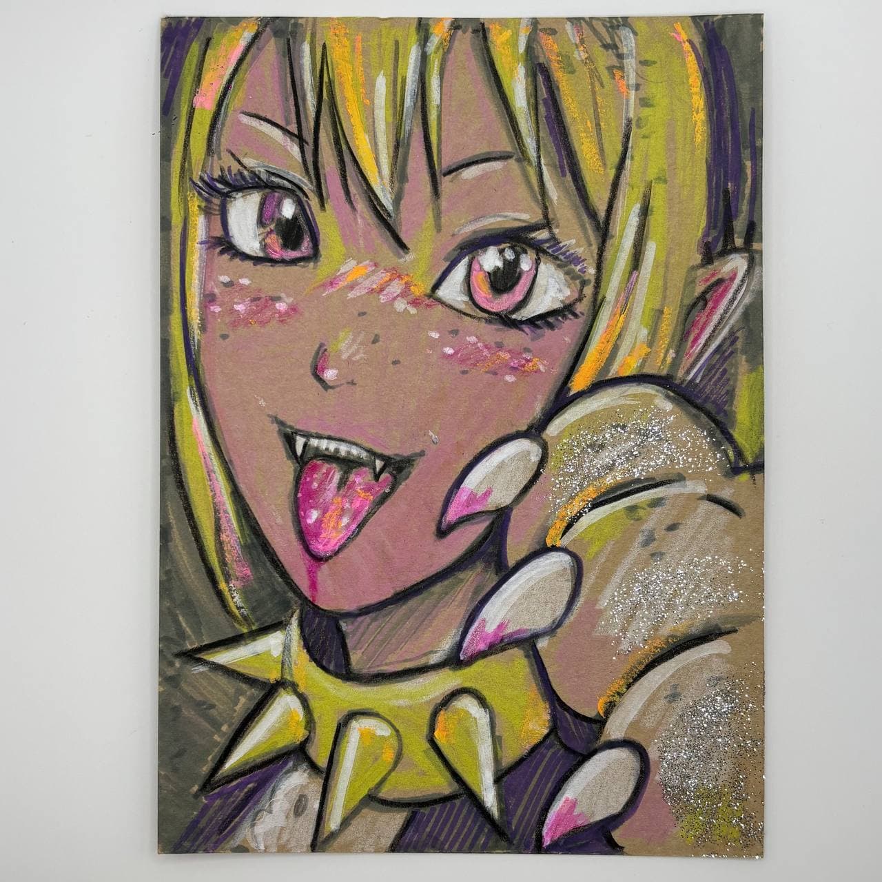 "GLITTER CLAW"
