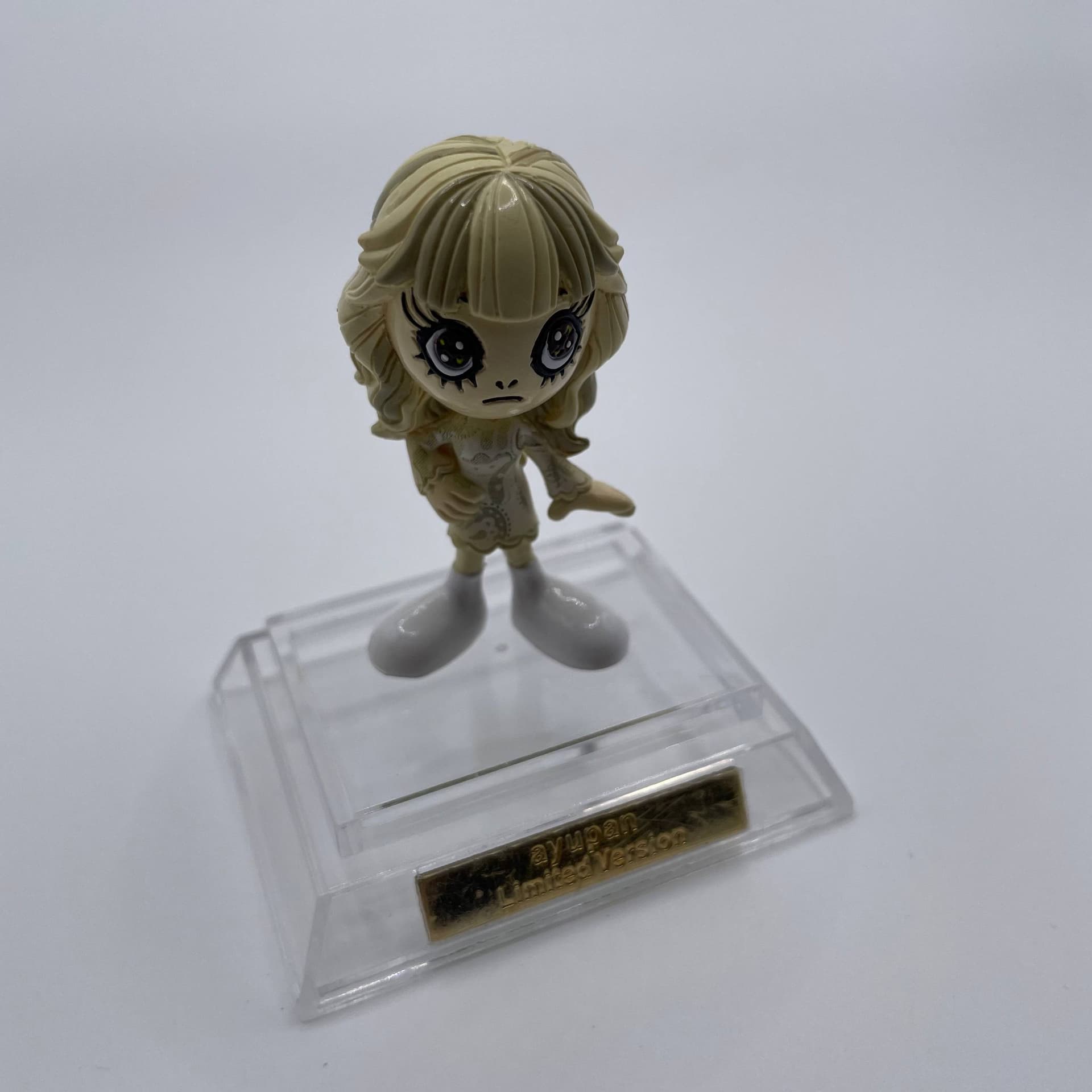 Ayupan Limited Version (White Dress / TA Live Tour) — photo 1